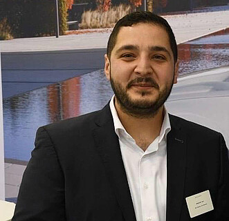 Mit Abdulkadir Taysi wächst das HALE Team um einen ausgewiesenen Fachmann im Bereich Taxi und Taxiausrüstung. Mit Abdulkadir Taysi wächst das HALE Team um einen ausgewiesenen Fachmann im Bereich Taxi und Taxiausrüstung.